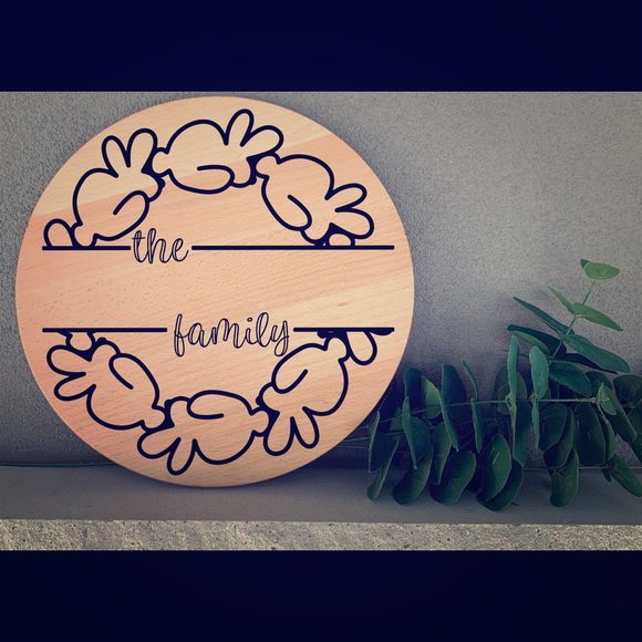 Bunny 12” Round Family Name Sign - Picture 1 of 1